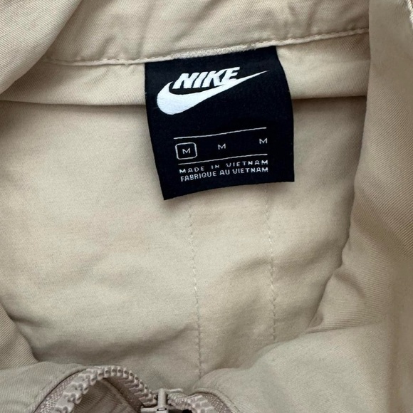 Nike Men's Beige Lightweight Shirt Jacket - Picture 5 of 8